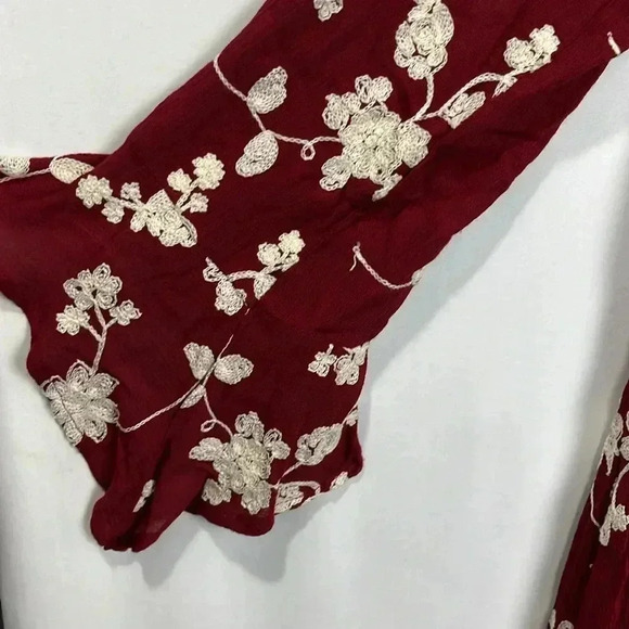 Altard State Womens Tunic/Top Cranberry/Cream XS Embroidered Floral Design Boho - Picture 4 of 13